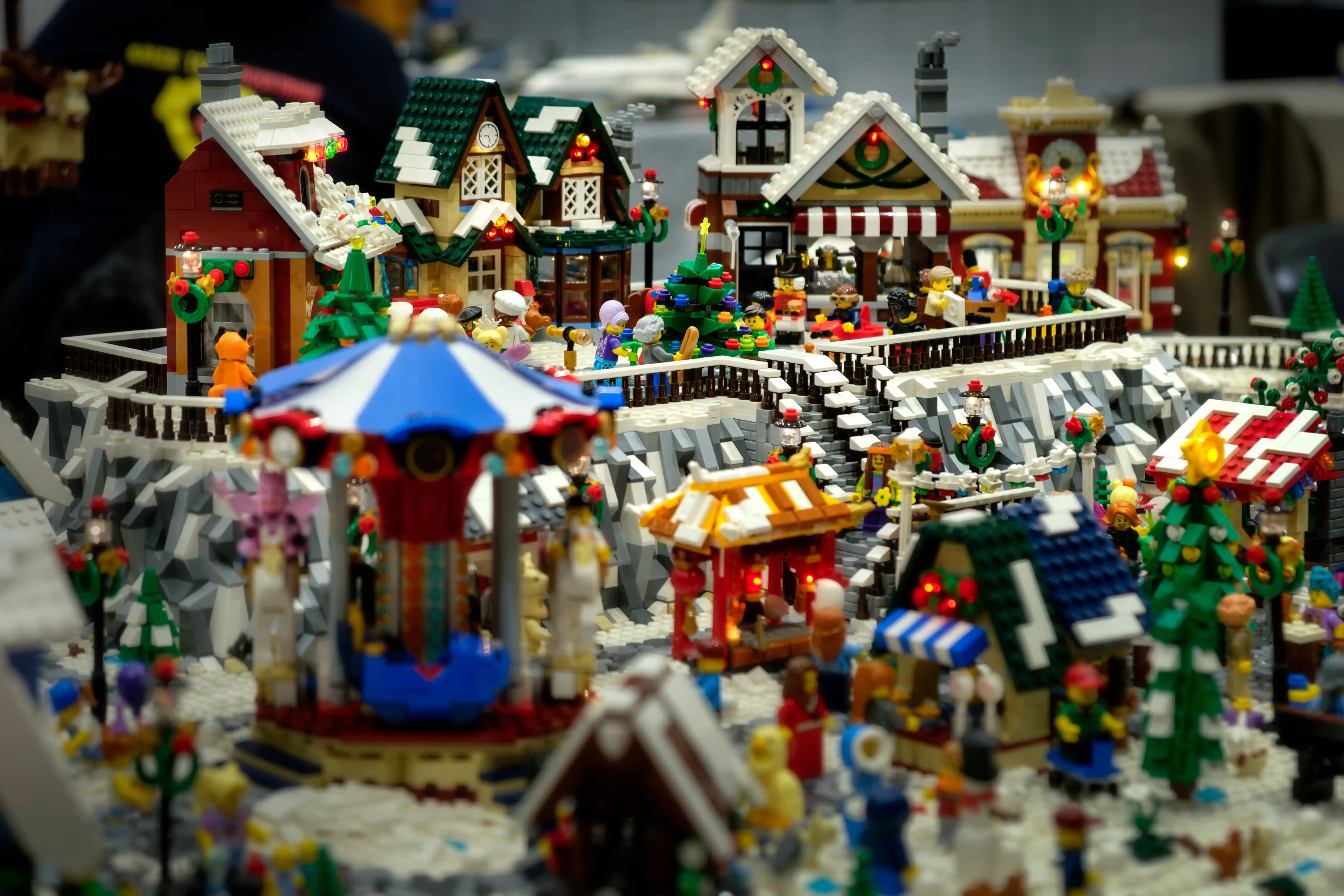 Le marché du Brick Winter Burrow entièrement illuminé